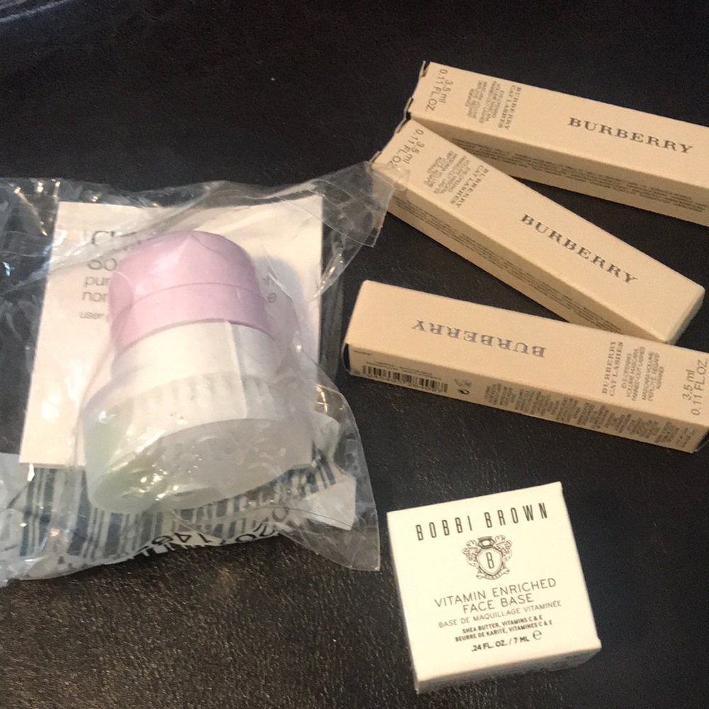 Bundle with Clinique sonic system brush